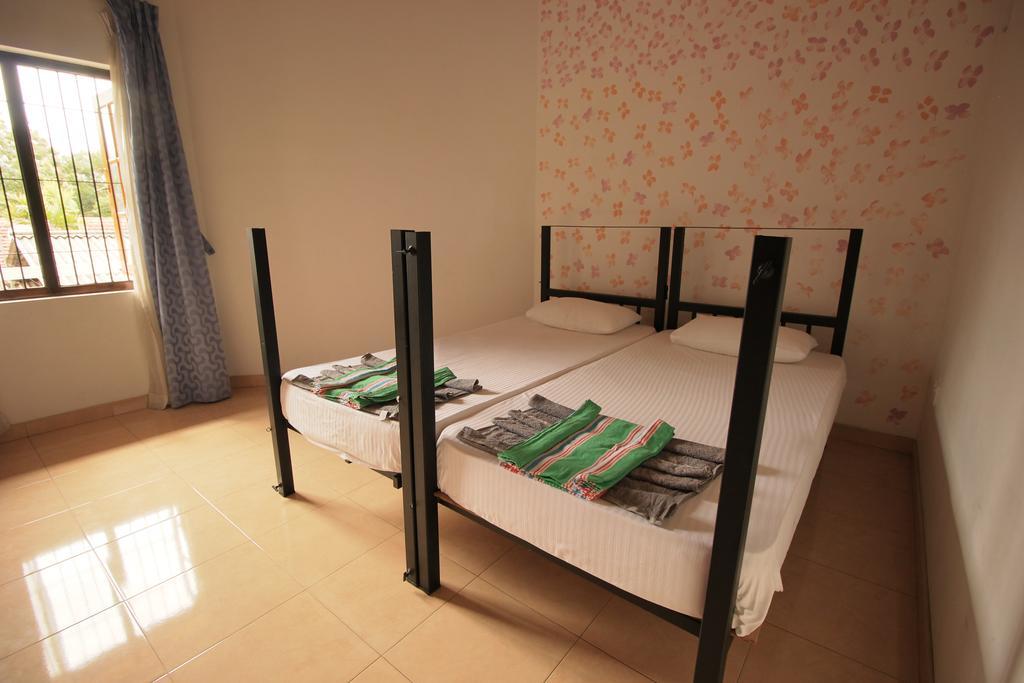 Flipflop Hostel Negombo Exterior foto