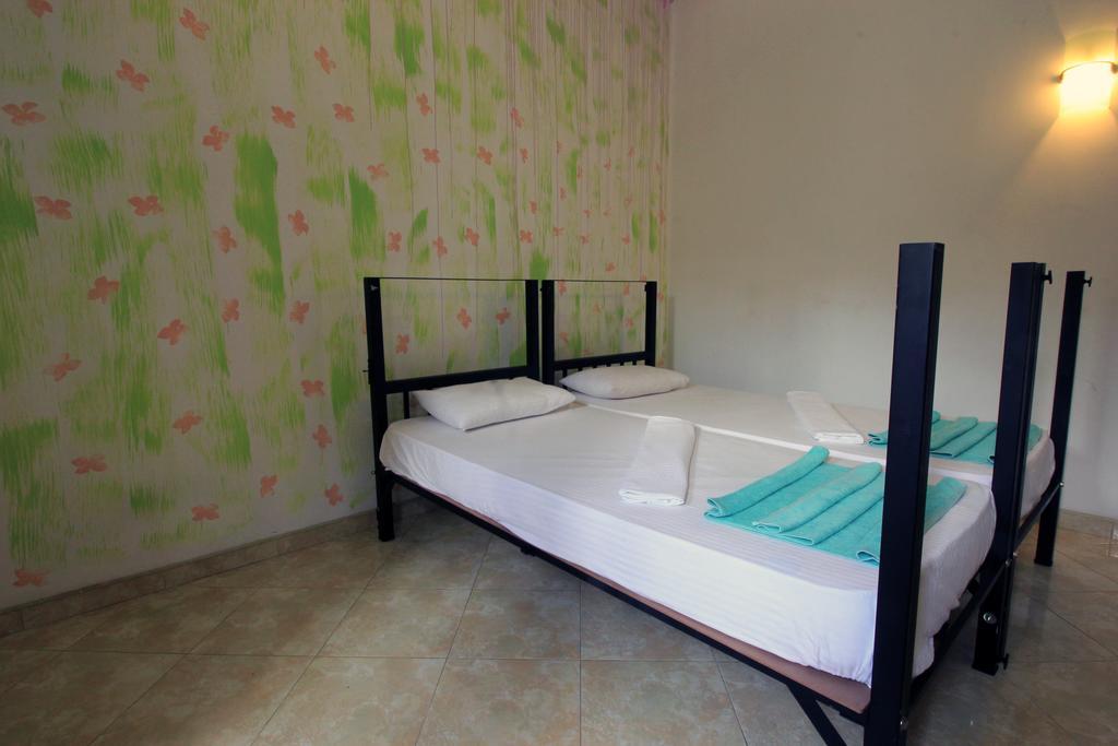 Flipflop Hostel Negombo Exterior foto