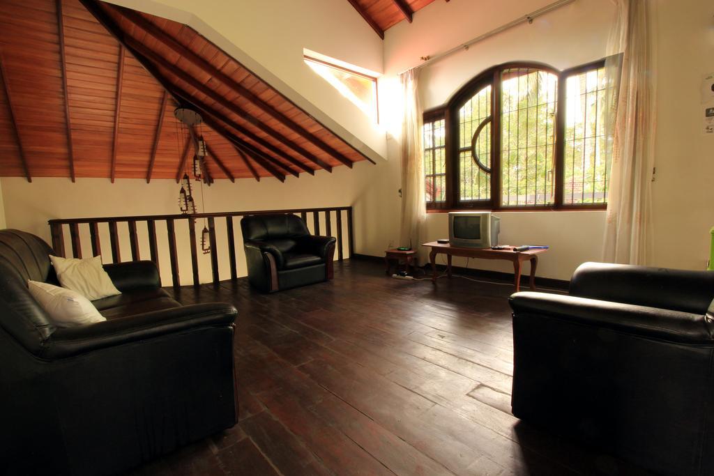 Flipflop Hostel Negombo Exterior foto